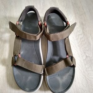 Teva's size 12 mens